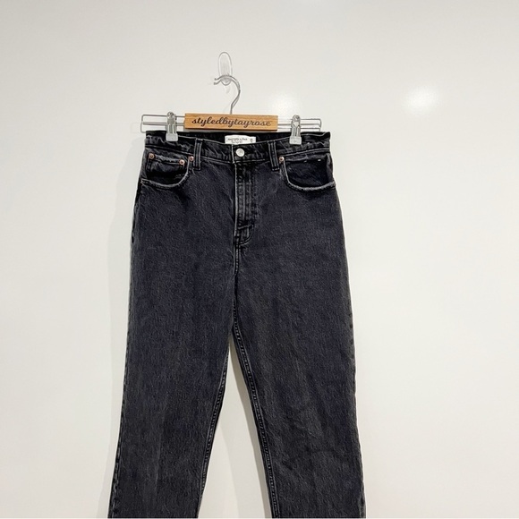 Abercrombie & Fitch Ultra High Rise 90s Straight Jean - Picture 5 of 10